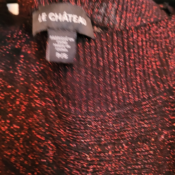 Le Chateau metallic knit off shoulder top - Picture 2 of 3